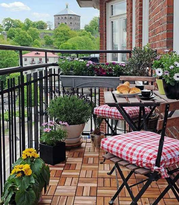 Apartment patio inspiration: how to decorate a small apartment ...