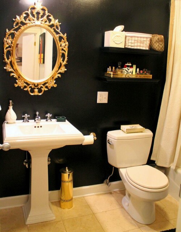 Dark spots on the mirror in the bathroom and how to avoid them