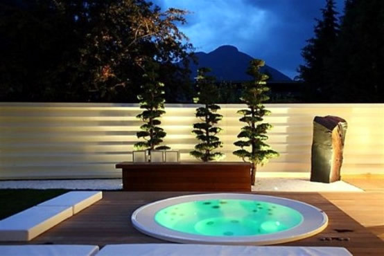 Jacuzzi in the garden