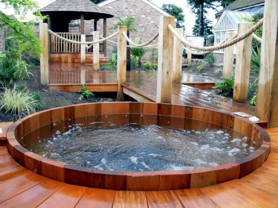 Jacuzzi in the garden