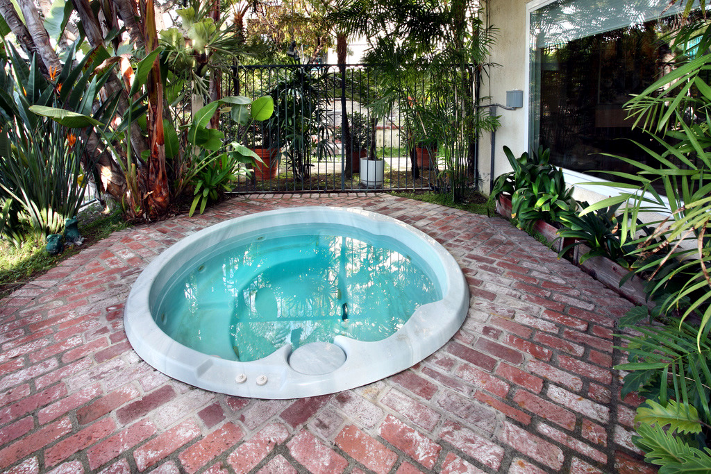 Jacuzzi in the garden