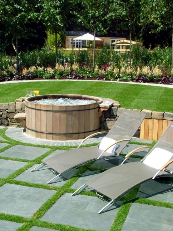 Jacuzzi in the garden