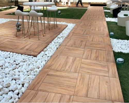 Wood tiling - wooden floor on the balcony Wood tiling - wooden floor on the balcony