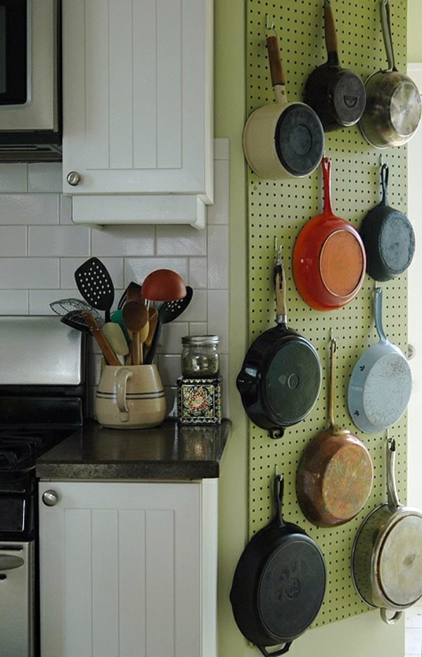 Hanging Pots and Pans | Interior Design Ideas | AVSO.ORG - Pegboard practice in Green Light Hanging Pots and Pans