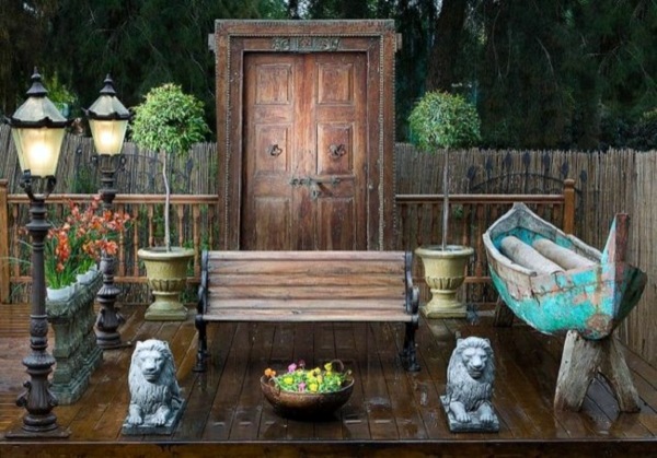 Old doors re-use – cool decoration and DIY furniture | Interior ...