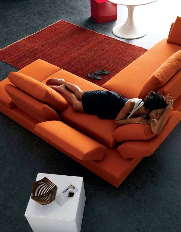 Modern living room design - bright, contrasting colors ...