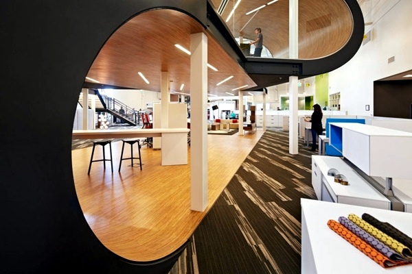 Ultra modern office of flash design - an old warehouse awakened to new life Ultra modern office of flash design - an old warehouse awakened to new life