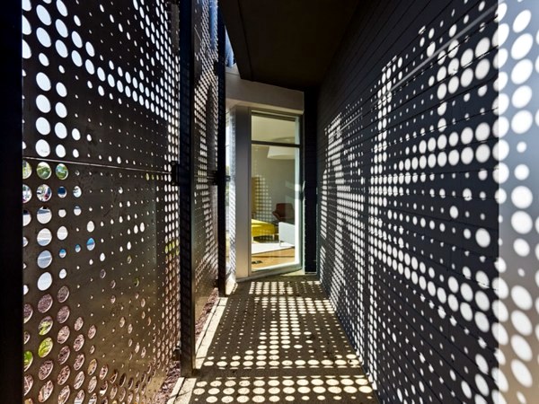 Ultra modern office of flash design - an old warehouse awakened to new life Ultra modern office of flash design - an old warehouse awakened to new life