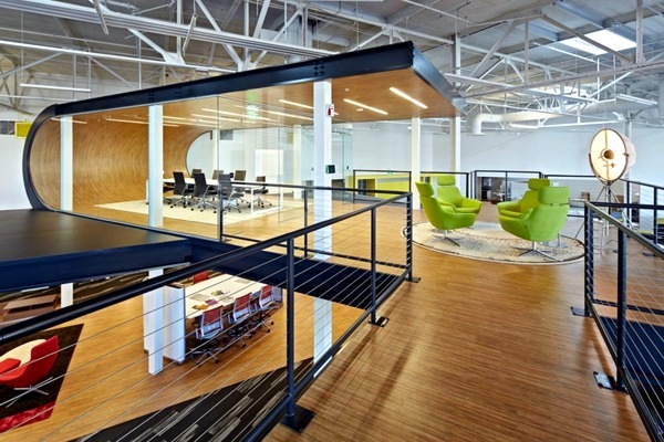Ultra modern office of flash design - an old warehouse awakened to new life Ultra modern office of flash design - an old warehouse awakened to new life