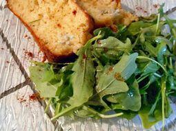 Cake flavored Gorgonzola with honey and rosemary