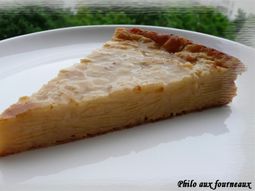 Cake with apples and pears