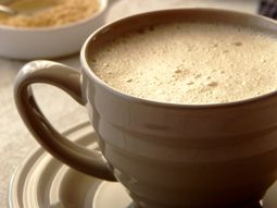 Frothy drink raw carob and dates