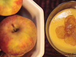 Jar with apple and ginger
