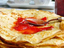 Pancakes with agave nectar and the general Marnier