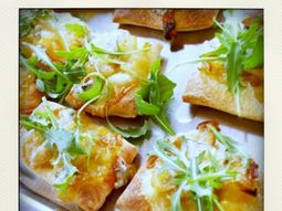 Pizza with Caramelized Onions and Gorgonzola
