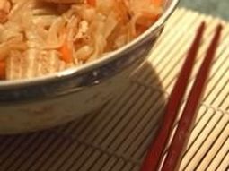 Rice noodles sauteed with tofu marinated ginger