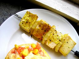 Spit exotic citrus and tofu salad