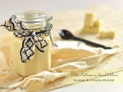 Spread white chocolate flavored with honey and olive oil