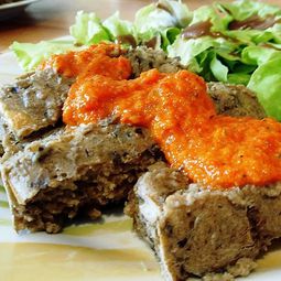 Cake with eggplant and pepper coulis