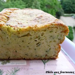 Cake with zucchini and parmesan