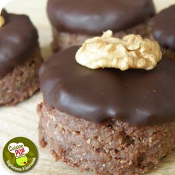 Chocolate cake quinoa, hazelnuts