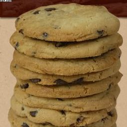 Cookies with dark chocolate and hazelnuts