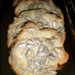 Cookies with sunflower seeds