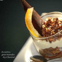 Duo of chocolate and marzipan cream, crunchy praline