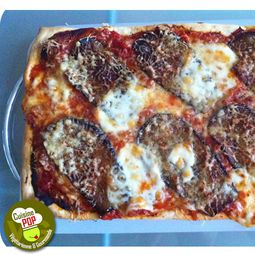 Pizza eggplant and mozzarella