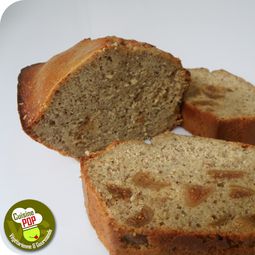 Quinoa cake, hazelnuts and figs