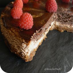 Raspberry chocolate cheesecake