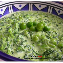 Sauce with peas and rocket