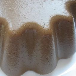 Semolina cake with chocolate rice