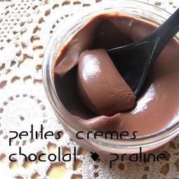 Small chocolate and nougat cream