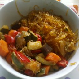 Soy noodles with vegetables