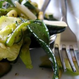 Tagliatelle with zucchini