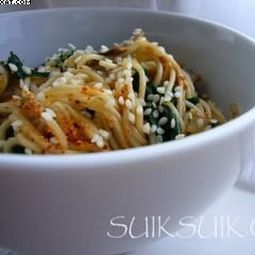 With spinach and mushrooms Somen