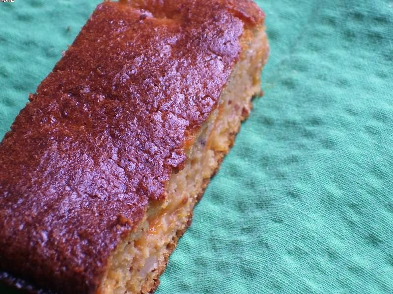 Amandin cake with apricots