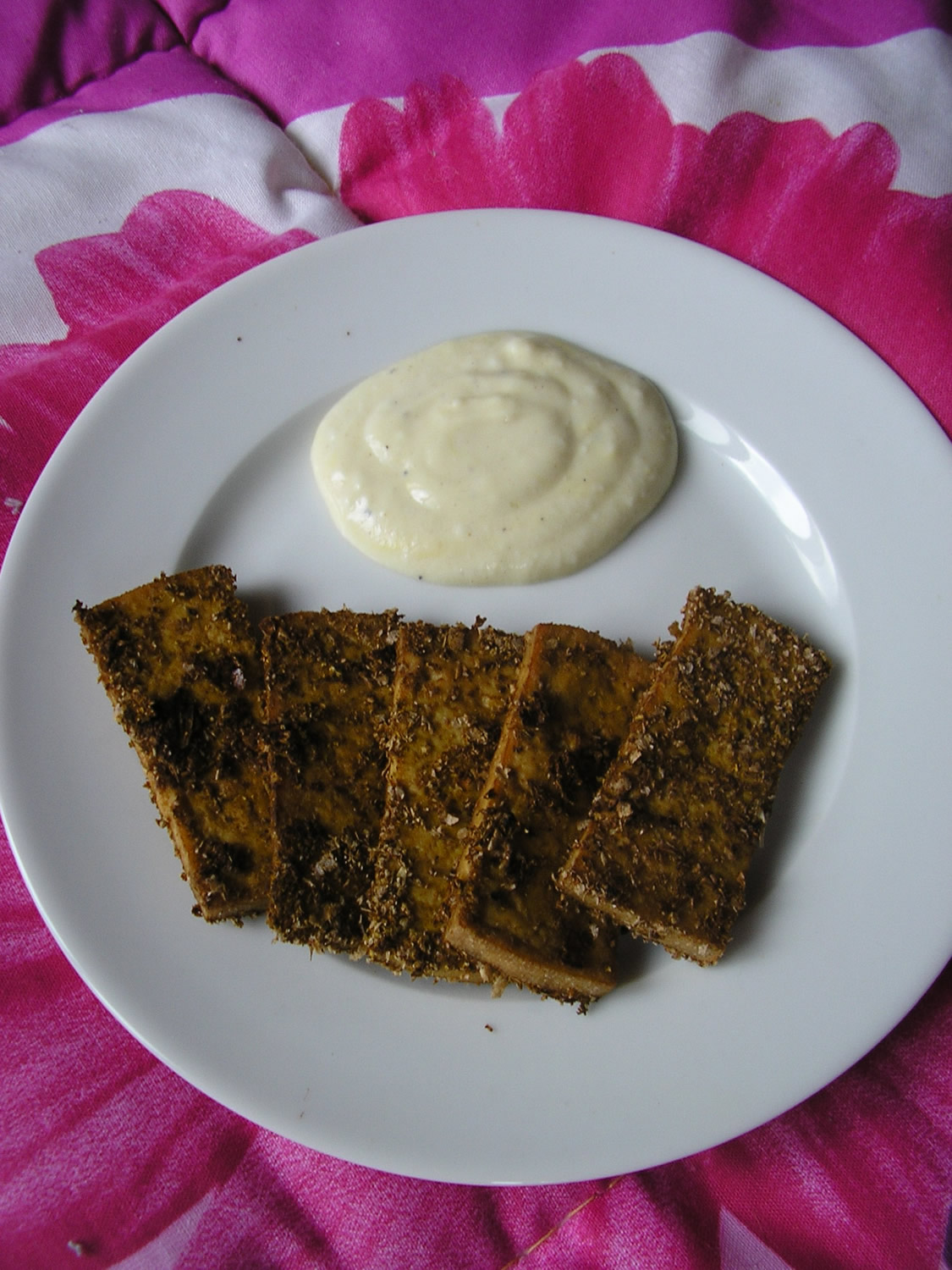 Breaded tofu yogurt dip