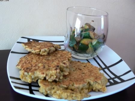 Cereal cake with coconut milk and curry