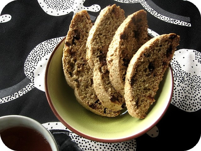 Complete biscotti with chocolate chips