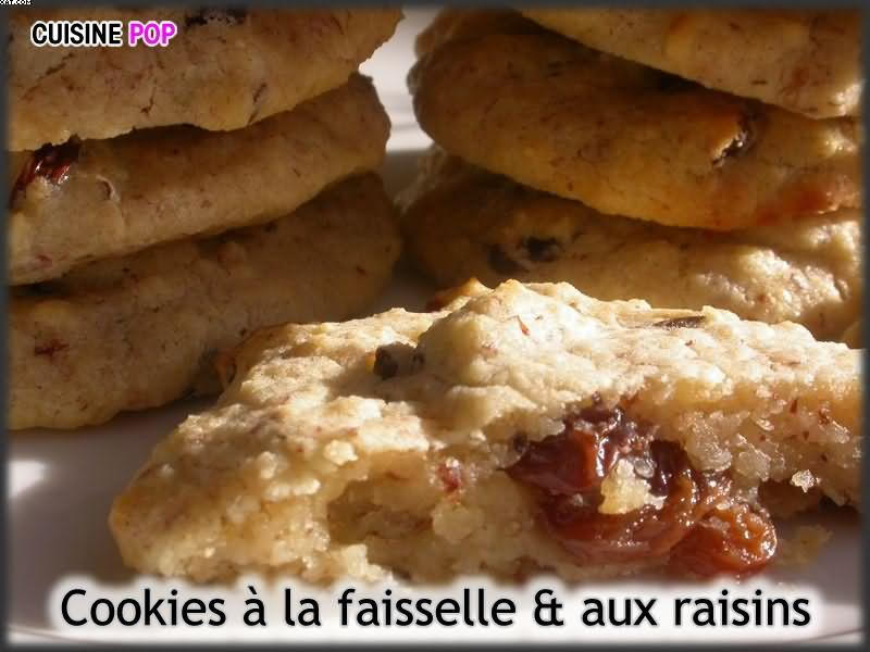 Cookies with cottage cheese and raisins