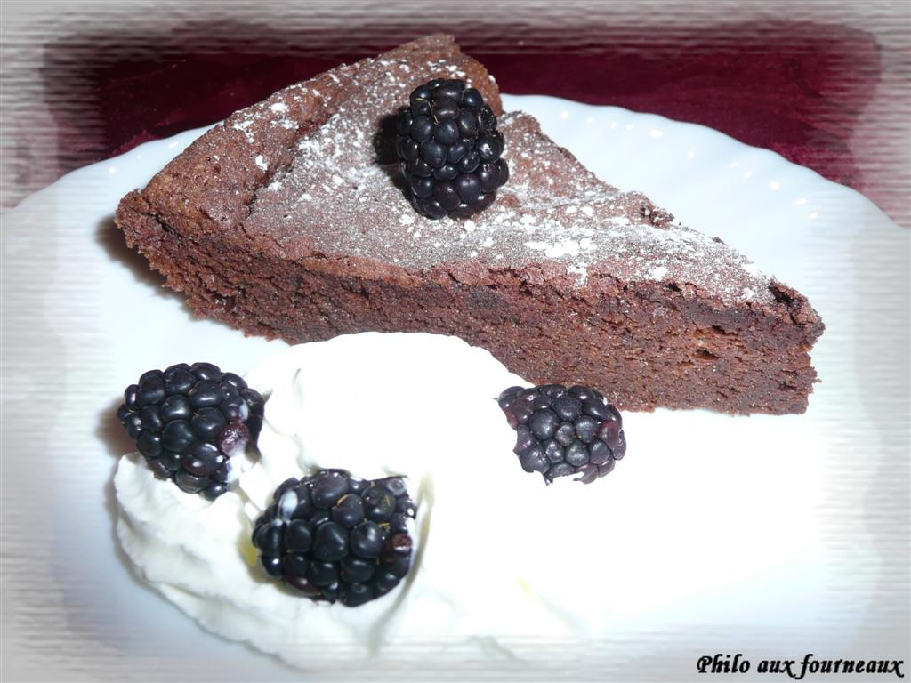 Creamy chocolate cake with cardamom &