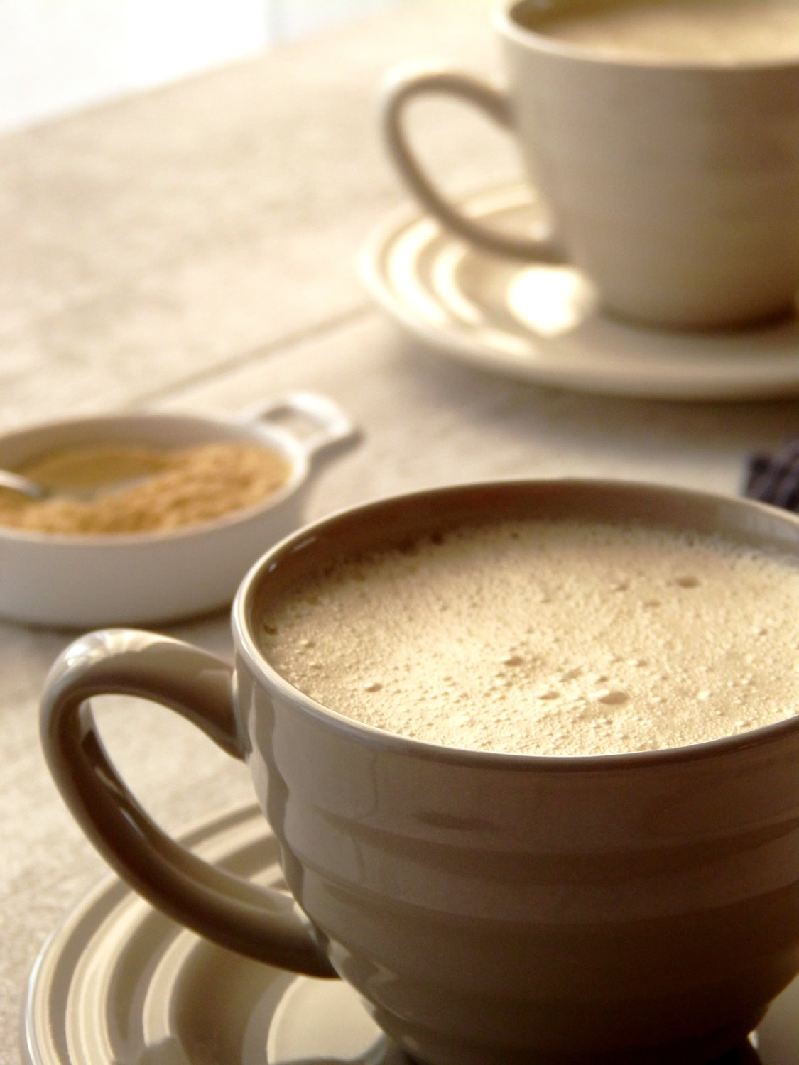 Frothy drink raw carob and dates