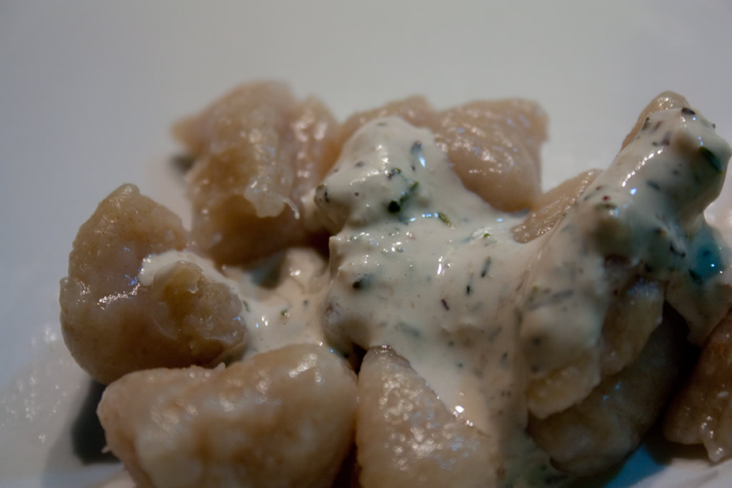 Gnocchi parsnips, thyme sauce