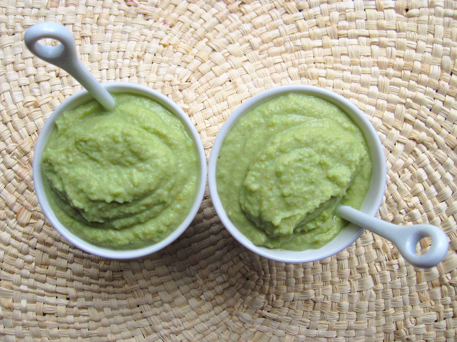 Green hummus and half raw peas and peas