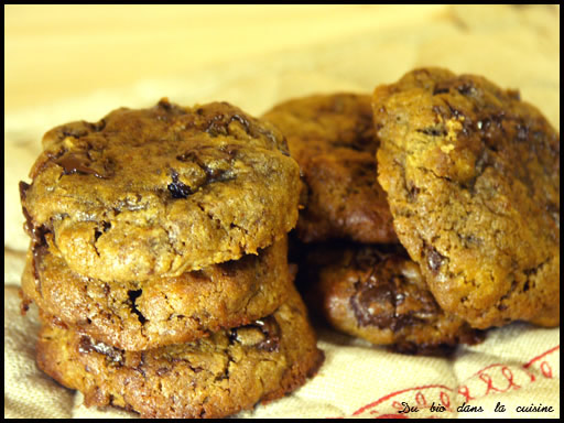 Molasses Rum Raisin Cookies