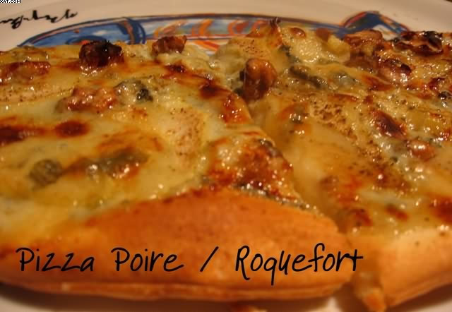 Pizza with Pear and Roquefort