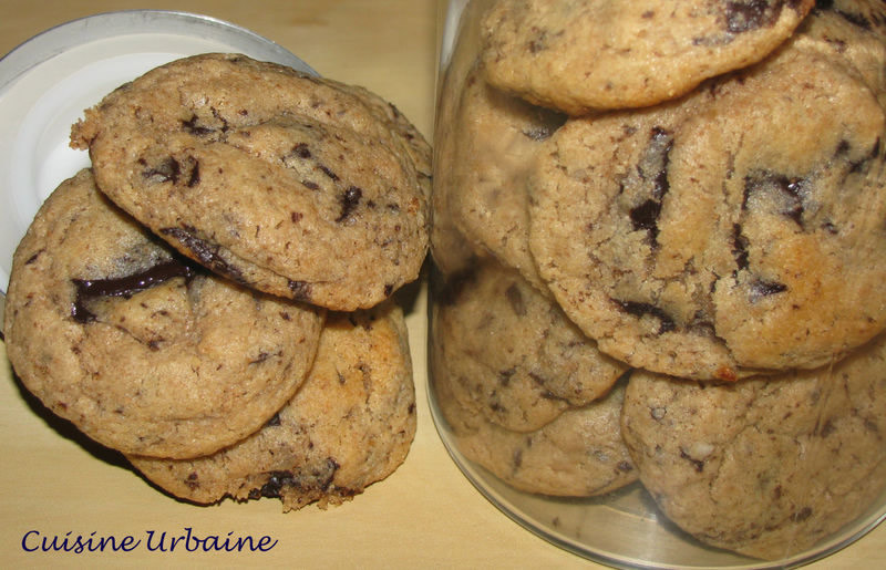 Soft cookies with chestnut and chocolate