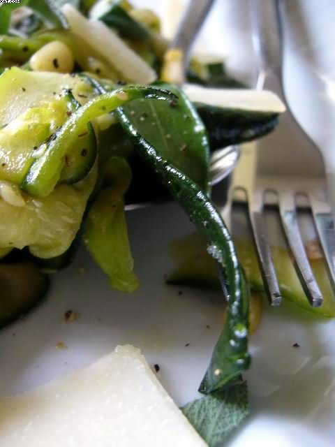 Tagliatelle with zucchini
